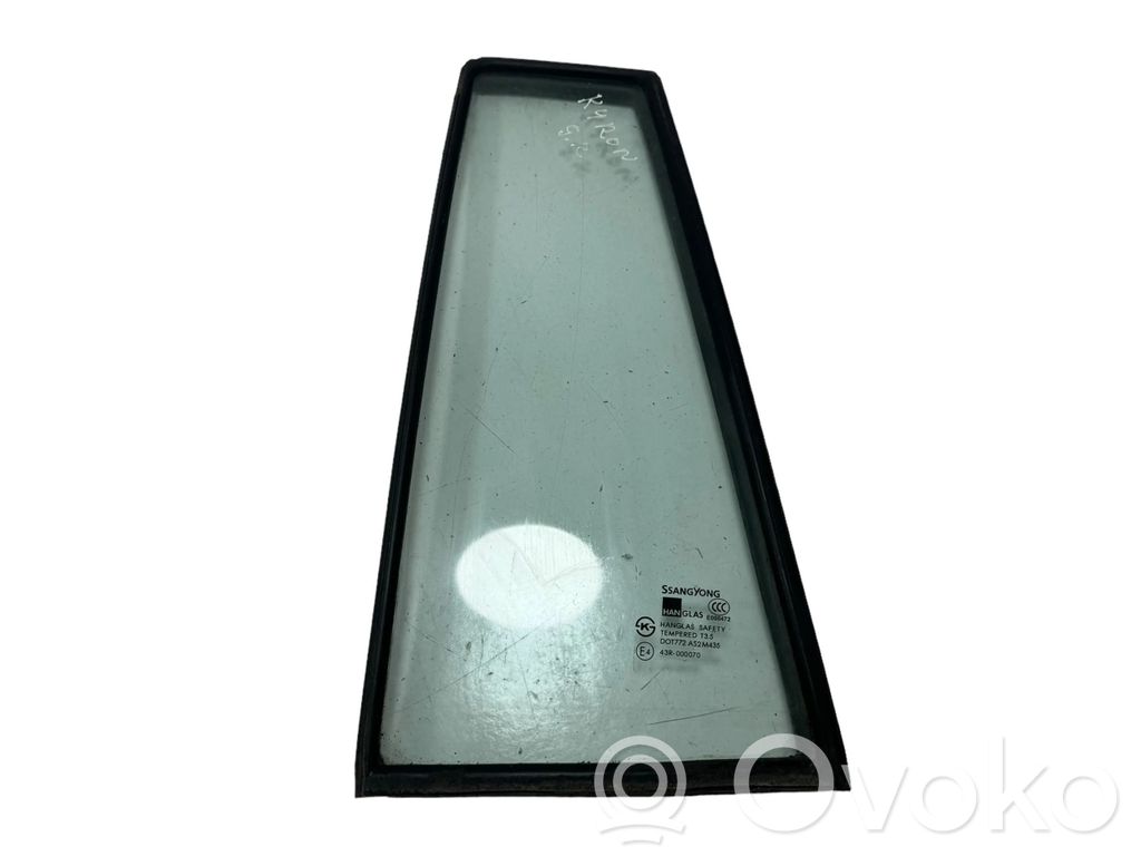 SsangYong Kyron Rear vent window glass 