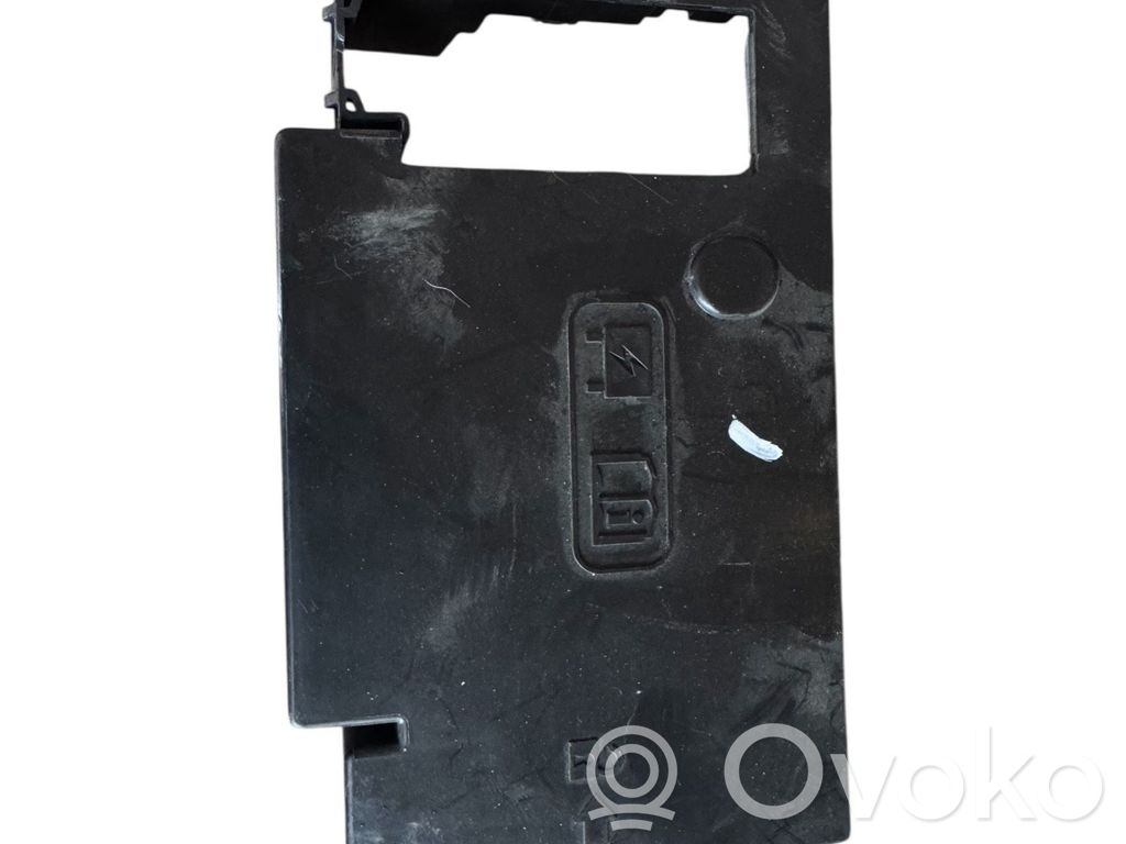 Chevrolet Volt II Fuse box cover 