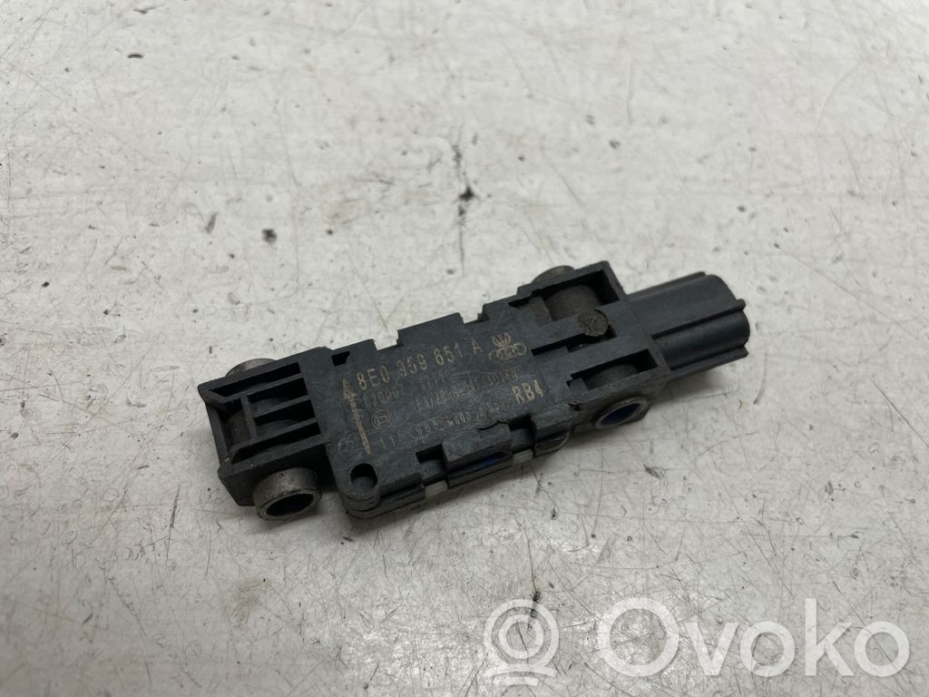 Audi A4 S4 B8 8K Airbag deployment crash/impact sensor 