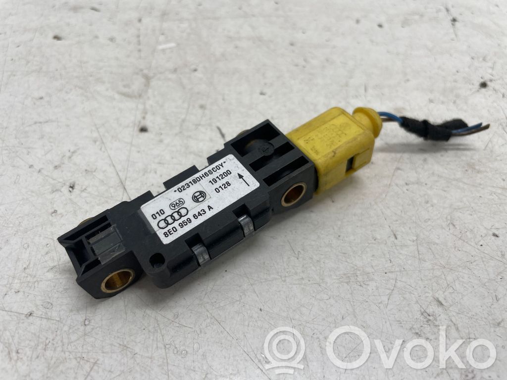 Audi A6 S6 C6 4F Airbag deployment crash/impact sensor 