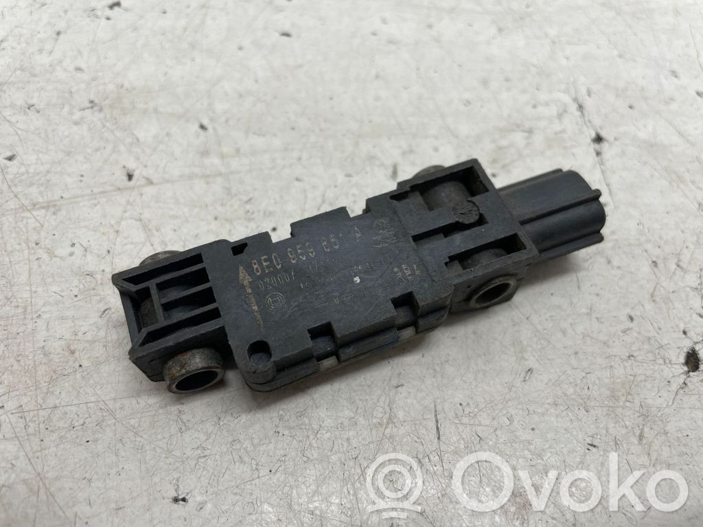 Audi A4 S4 B8 8K Airbag deployment crash/impact sensor 