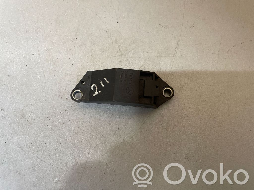 Mercedes-Benz E W211 Airbagsensor Crashsensor Drucksensor 