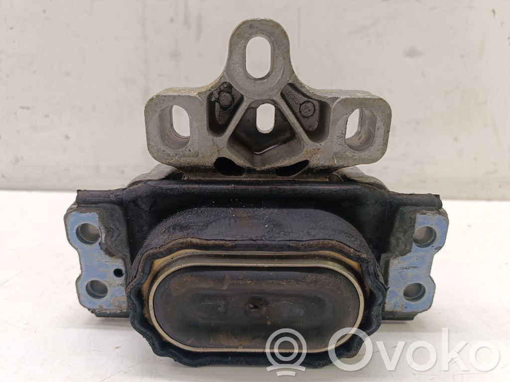 Audi RS Q3 Engine mount bracket 