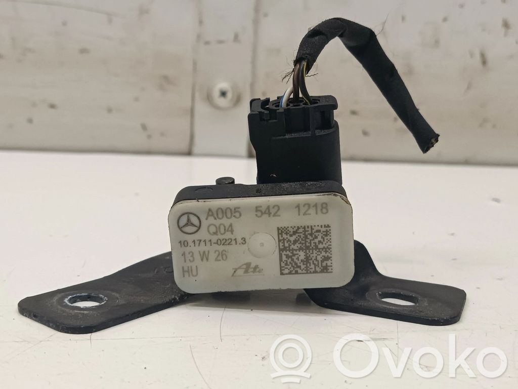 Mercedes-Benz E W212 Airbagsensor Crashsensor Drucksensor 
