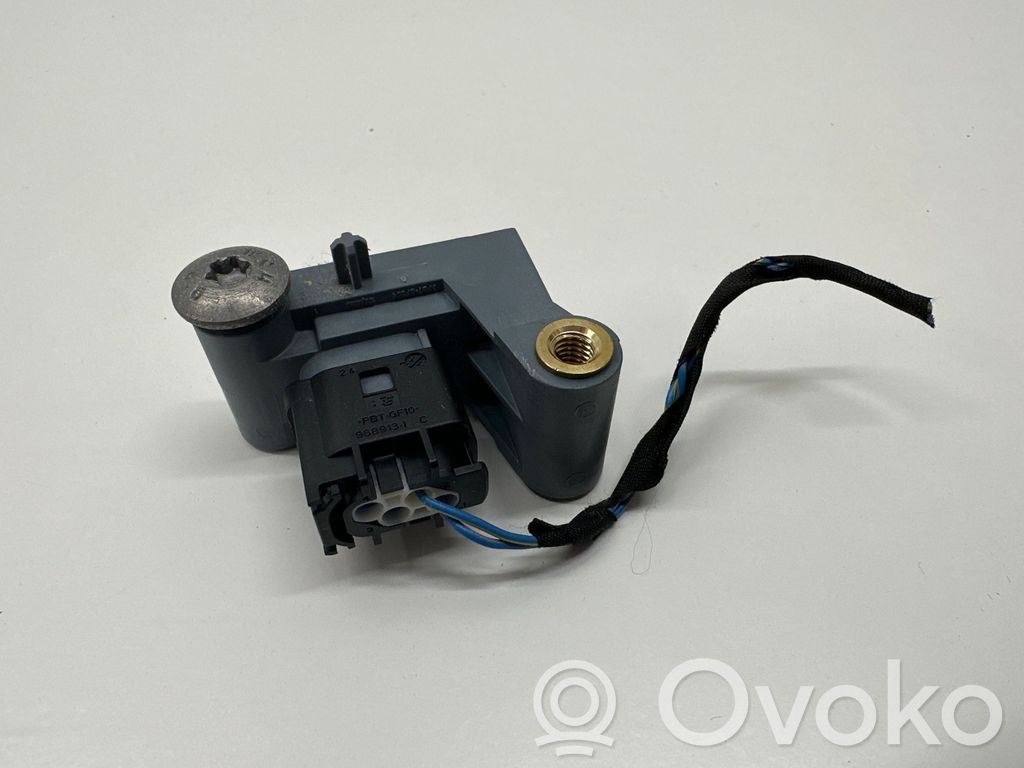 BMW 5 F10 F11 Airbag deployment crash/impact sensor 