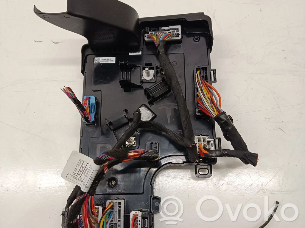 Tesla Model 3 Module de contrôle carrosserie centrale 