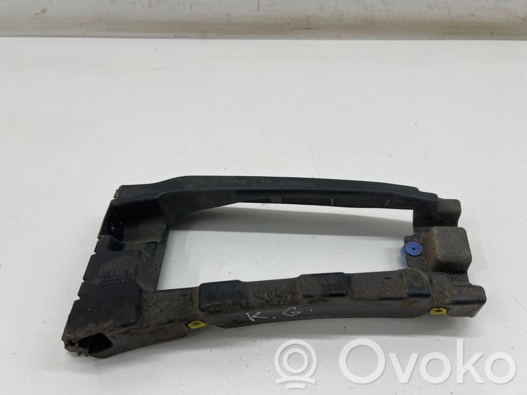 Citroen Berlingo Soporte de montaje del parachoques trasero 