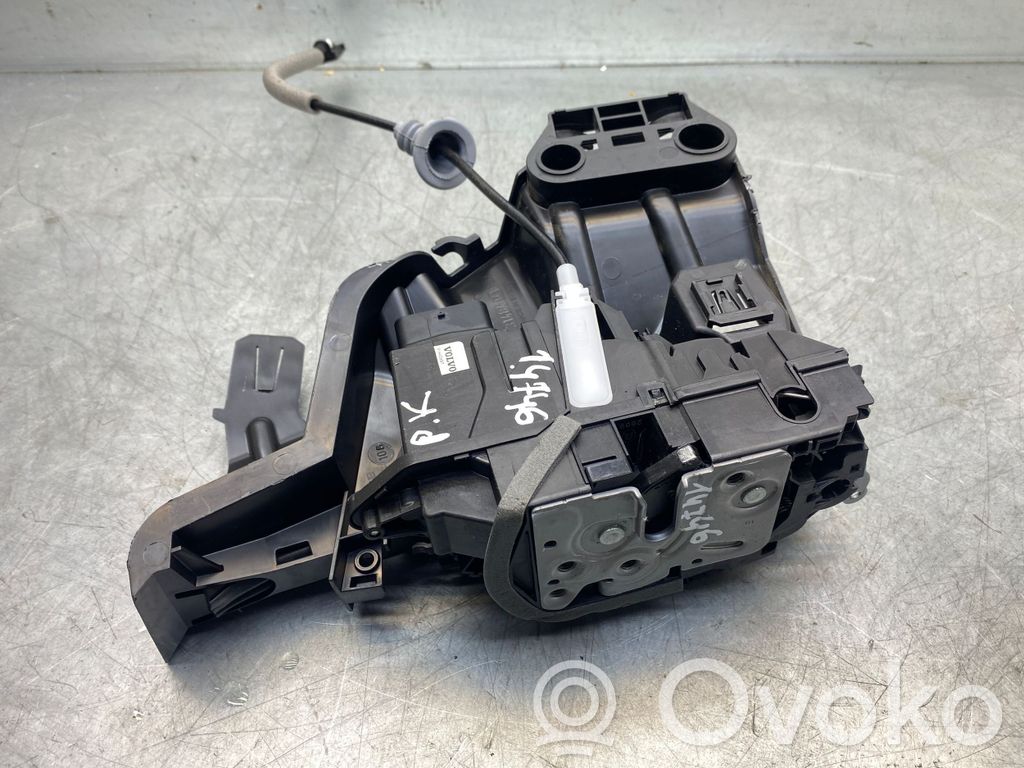 Volvo XC90 Front door lock 