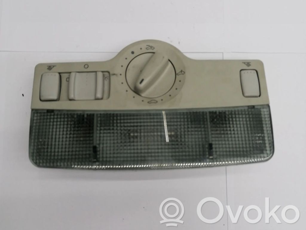 Światło fotela przedniego   1J0947105