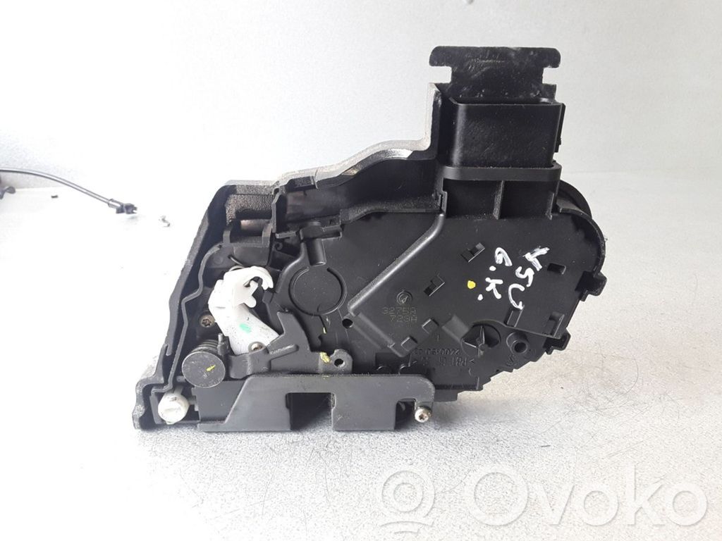 Volvo V50 Zamek drzwi tylnych 