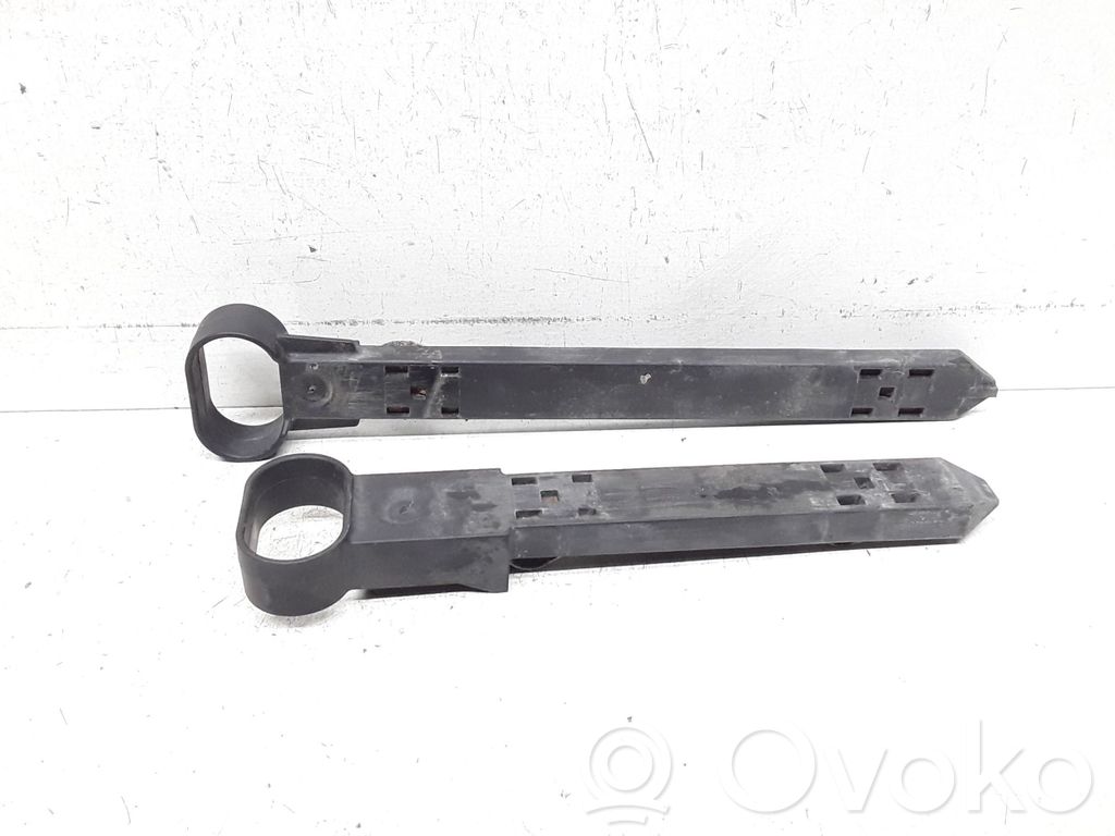 Volvo S60 Headlight/headlamp mounting bracket 