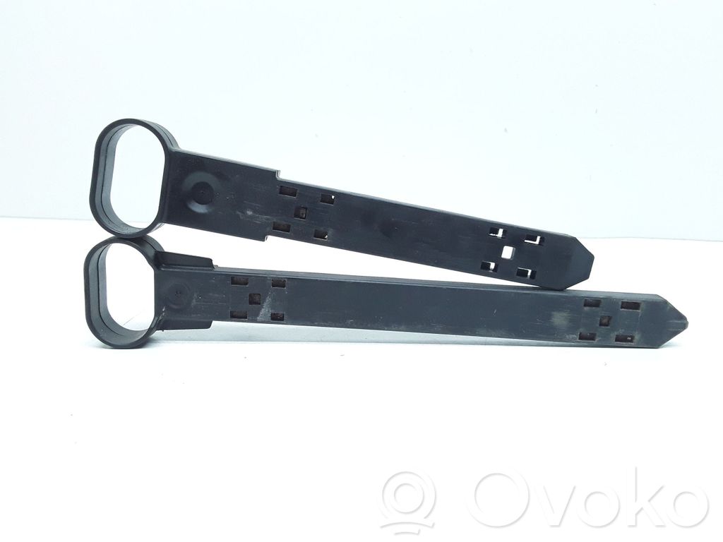 Volvo S60 Headlight/headlamp mounting bracket 