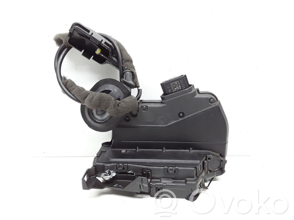 Renault Captur Rear door lock 