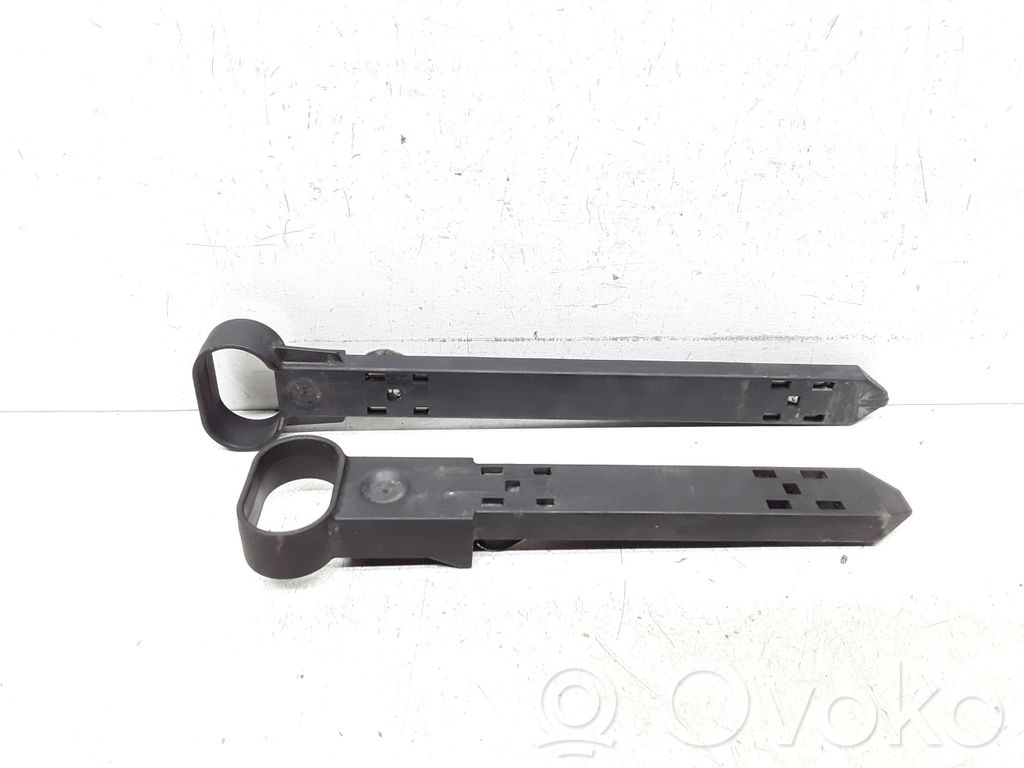 Volvo V60 Headlight/headlamp mounting bracket 