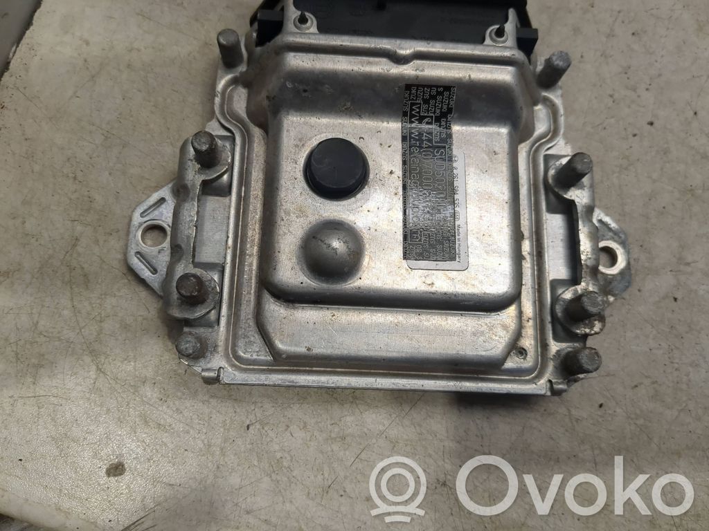 Volkswagen PASSAT B6 Engine control unit/module 