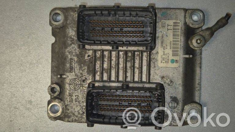 Opel Astra H Engine control unit/module 