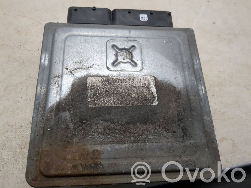 Volkswagen PASSAT B5 Engine control unit/module 