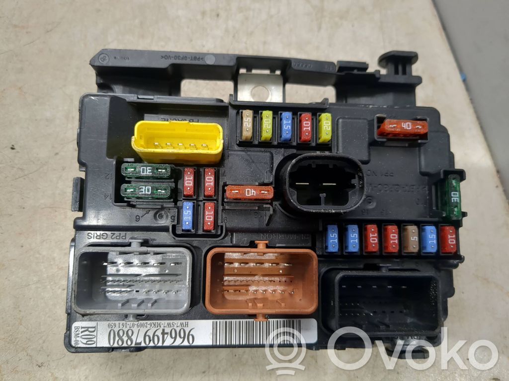 Peugeot 1007 Fuse module 