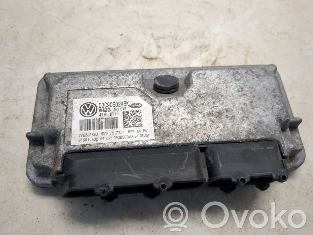 Volkswagen Golf VII Variklio valdymo blokas 
