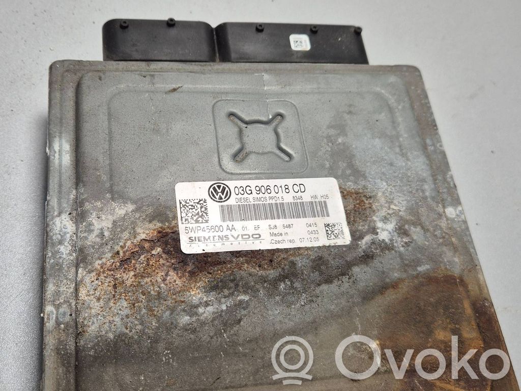 Volkswagen PASSAT B7 Engine control unit/module 