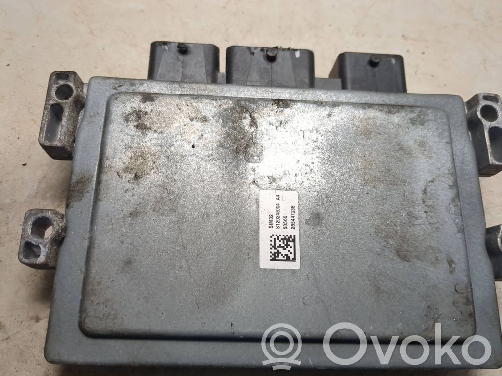 Renault Clio III Engine control unit/module 