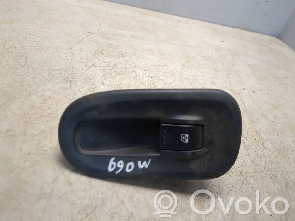 Opel Movano B Electric window control switch 