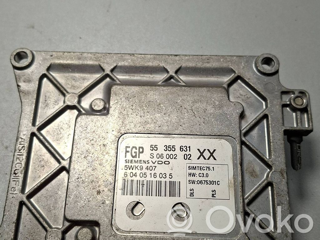 Opel Zafira B Engine control unit/module 