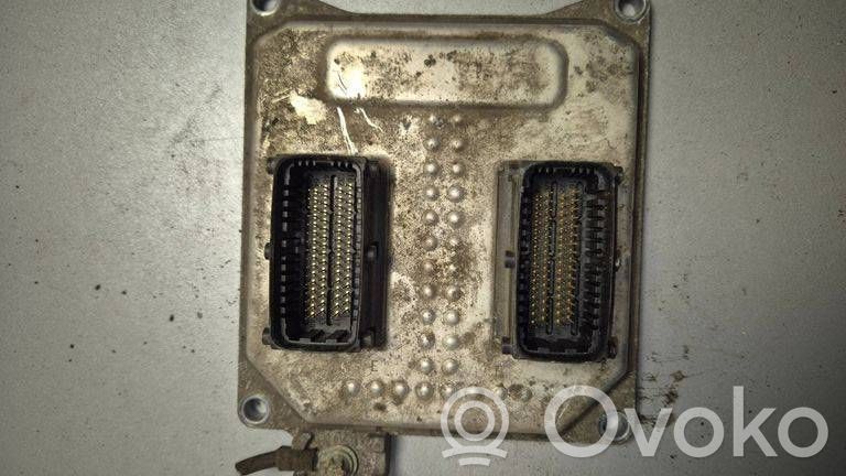 Opel Zafira B Engine control unit/module 