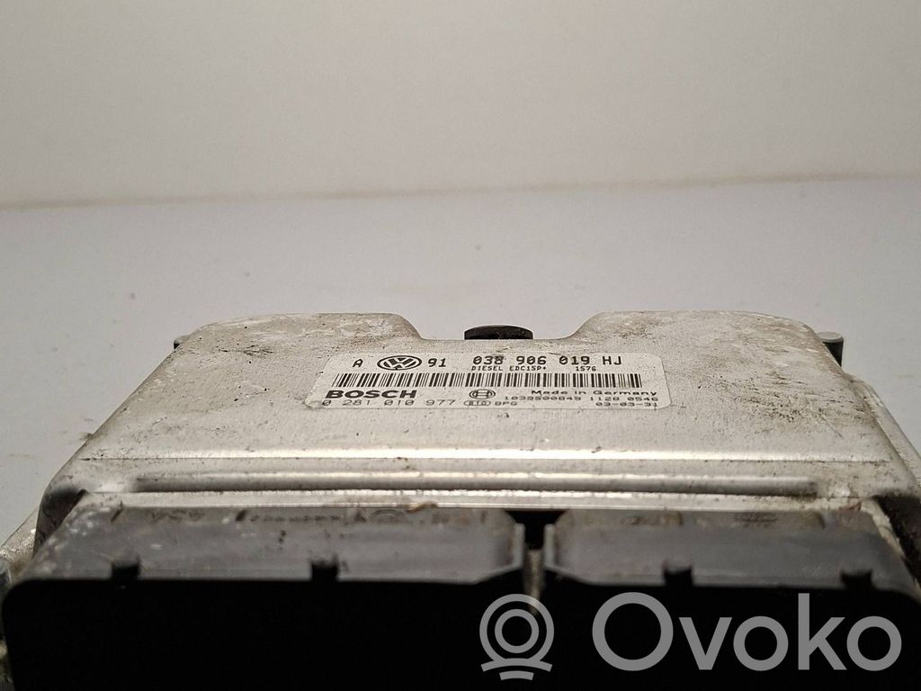 Volkswagen PASSAT B7 Engine control unit/module 