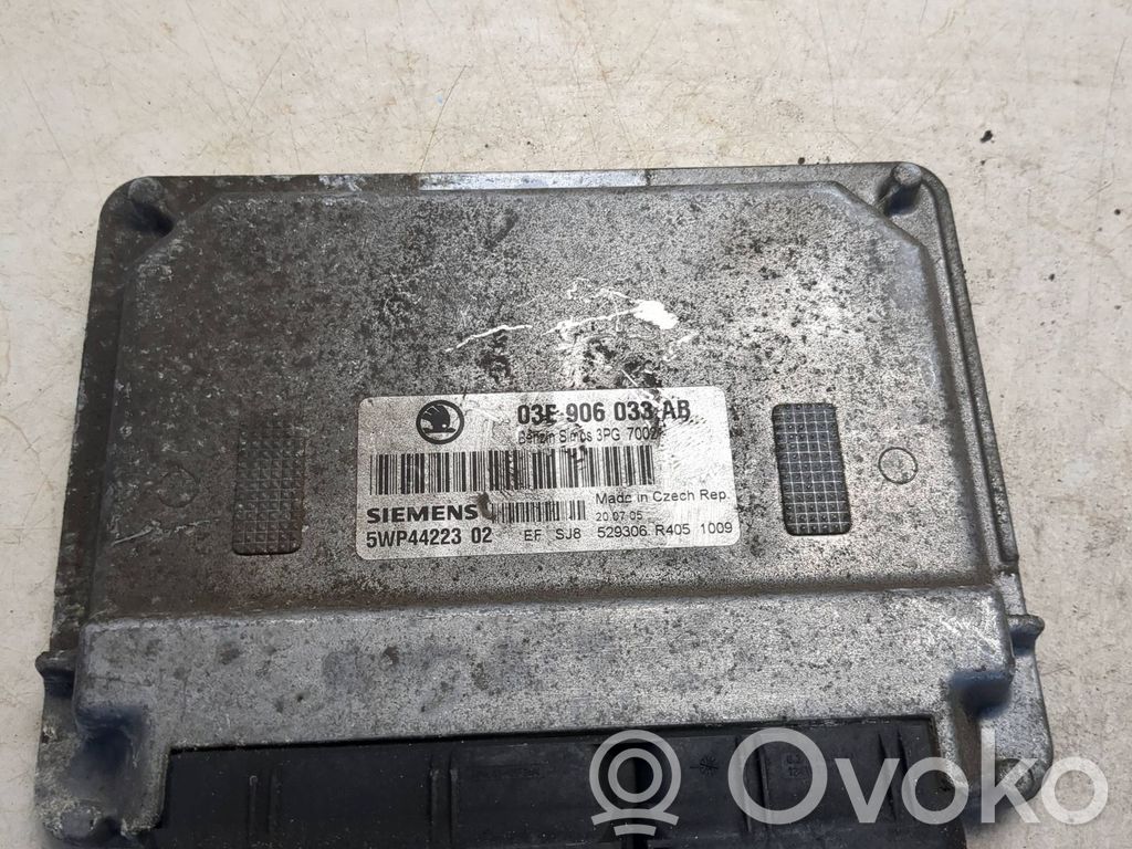 Skoda Fabia Mk2 (5J) Engine control unit/module 