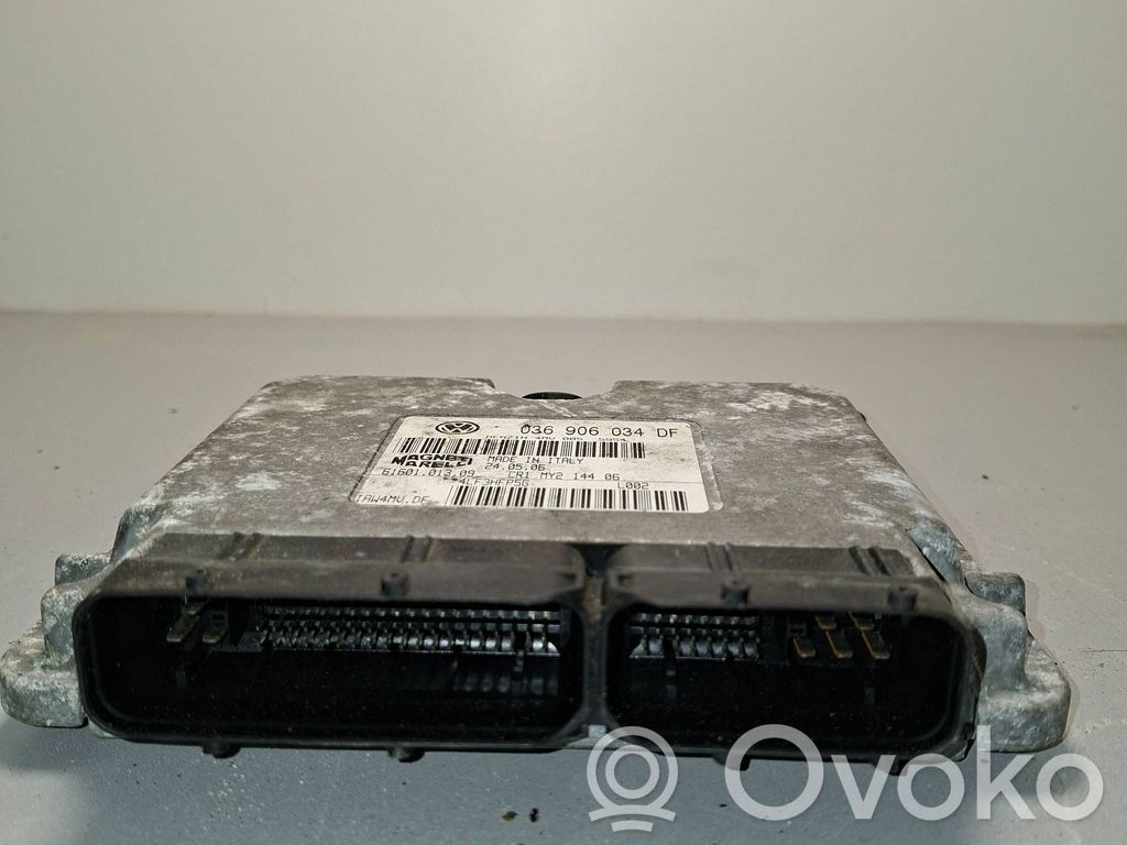 Volkswagen Golf IV Engine control unit/module 