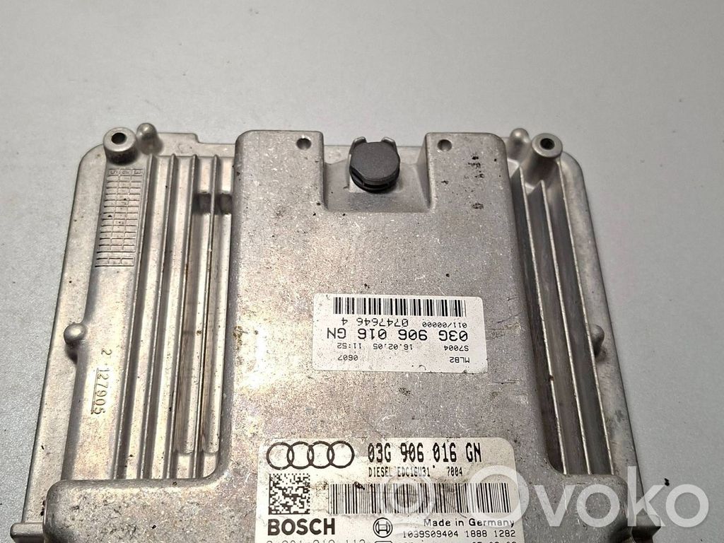 Volkswagen Golf V Engine control unit/module 