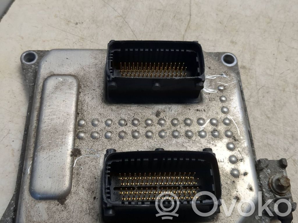 Opel Zafira B Engine control unit/module 