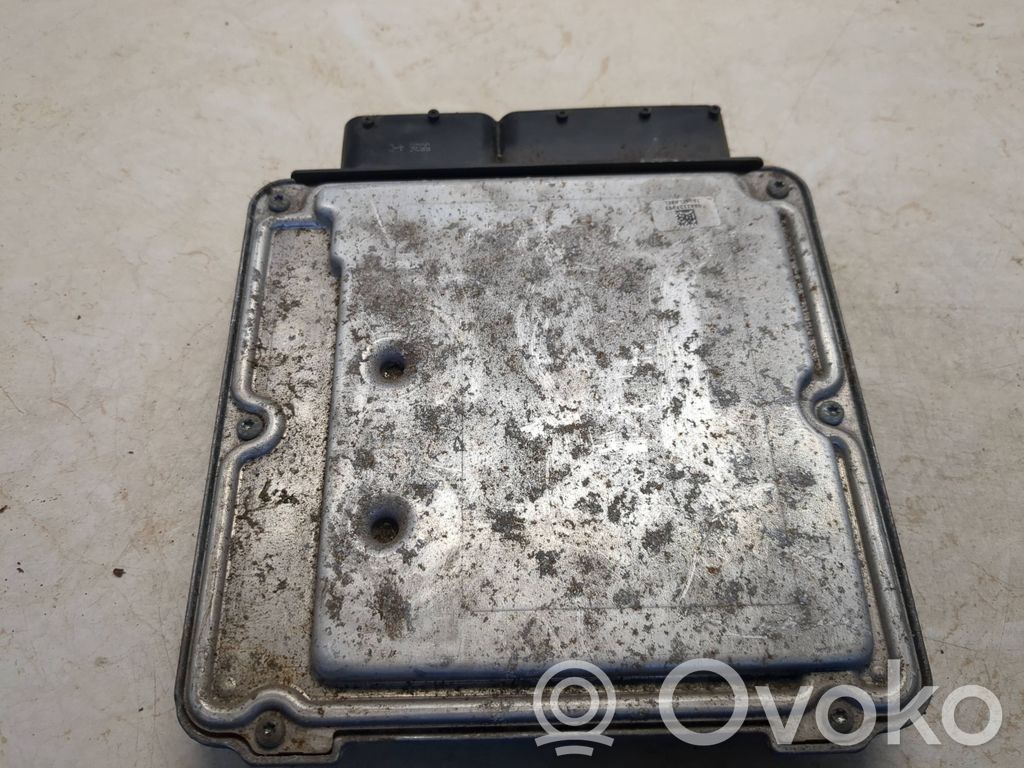 Volkswagen Golf V Engine control unit/module 