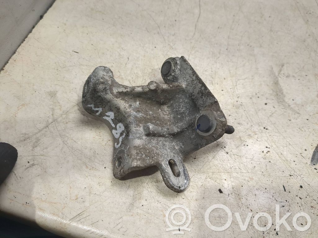 Dacia Duster Engine mounting bracket 