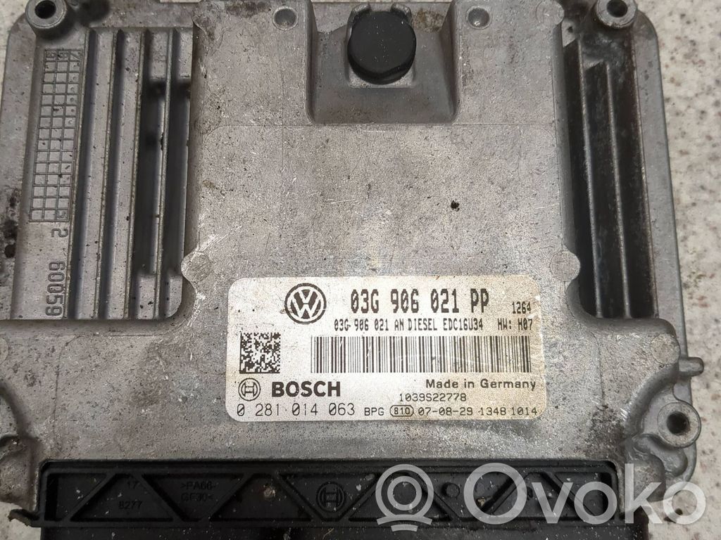 Volkswagen PASSAT B5.5 Engine control unit/module 