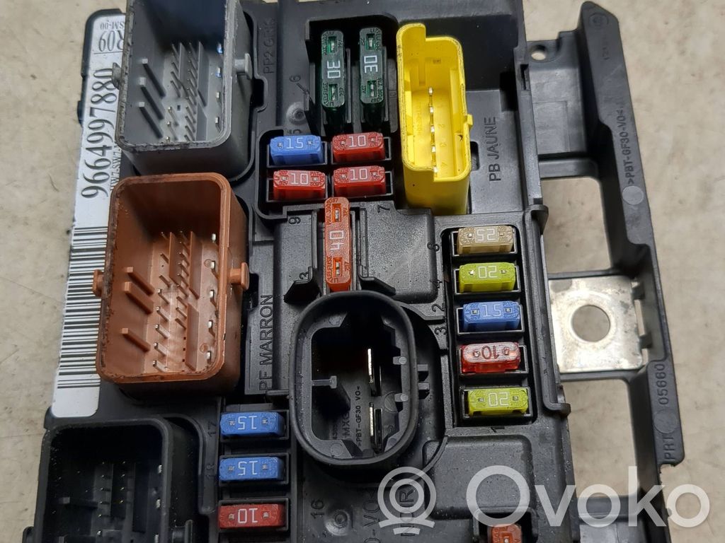 Peugeot 1007 Fuse module 