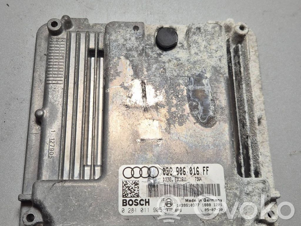 Volkswagen PASSAT B6 Engine control unit/module 