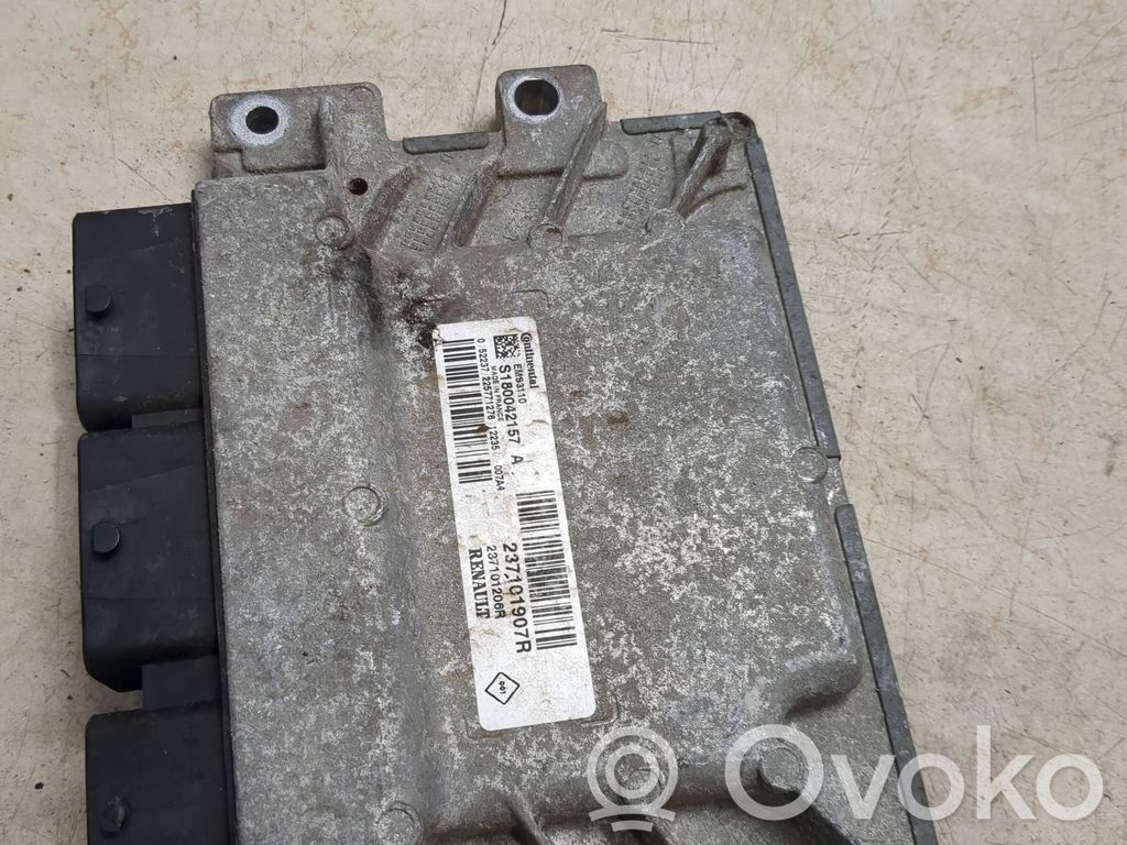 Renault Kangoo II Engine control unit/module 