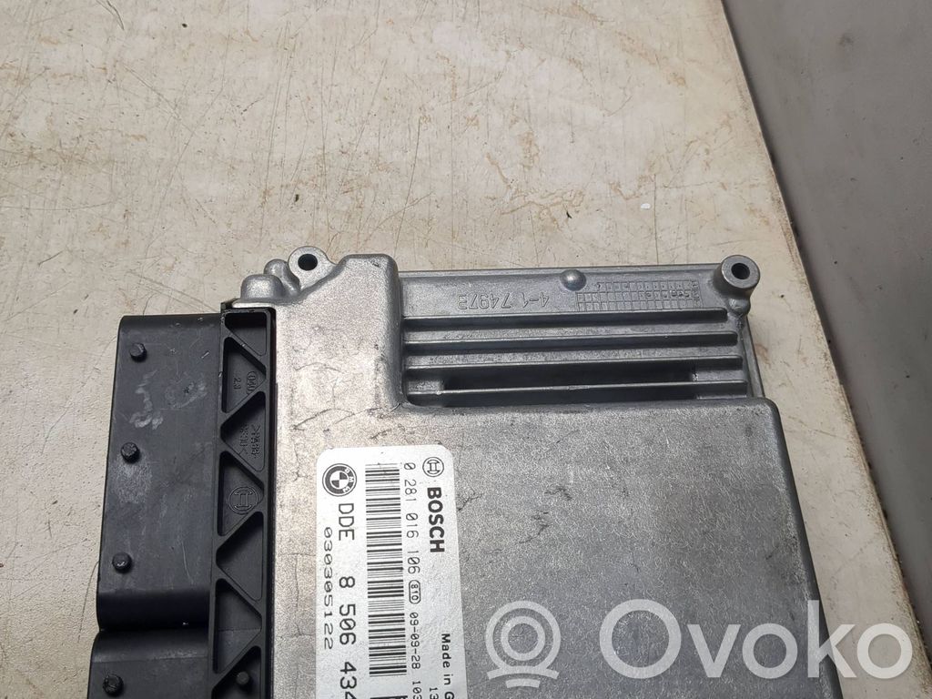 BMW 1 E82 E88 Engine control unit/module 