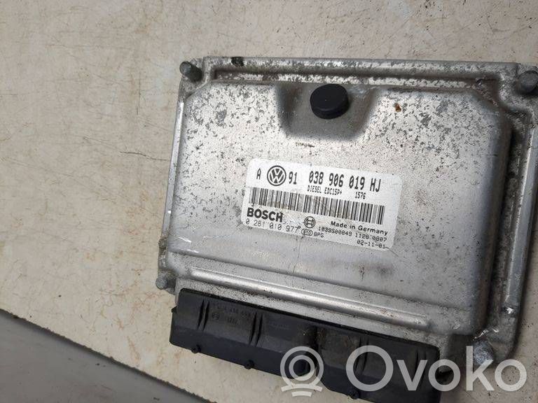 Volkswagen PASSAT B7 Engine control unit/module 
