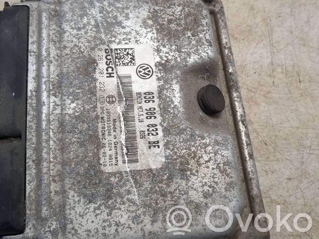Volkswagen Golf V Engine control unit/module 