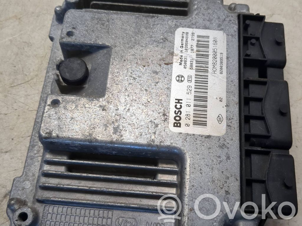 Opel Vivaro Engine control unit/module 