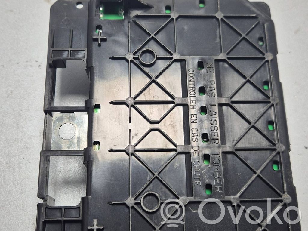 Peugeot 206 Fuse module 