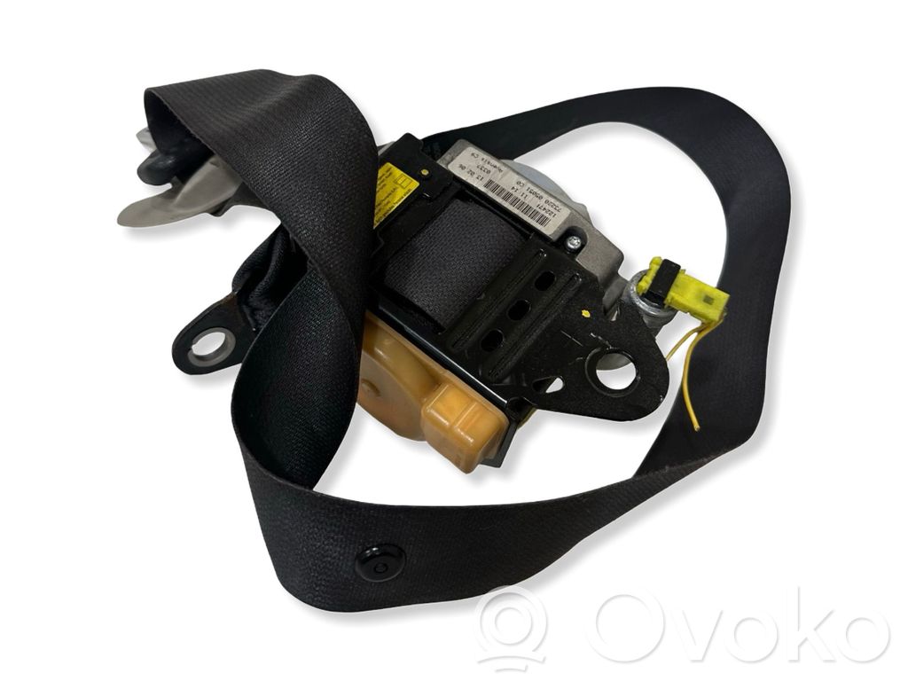 Toyota Avensis T250 Front seatbelt 