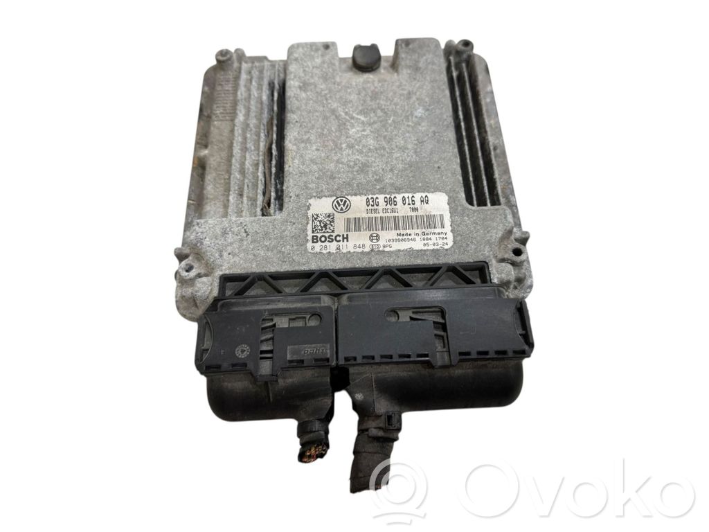 Volkswagen Golf V Engine control unit/module 
