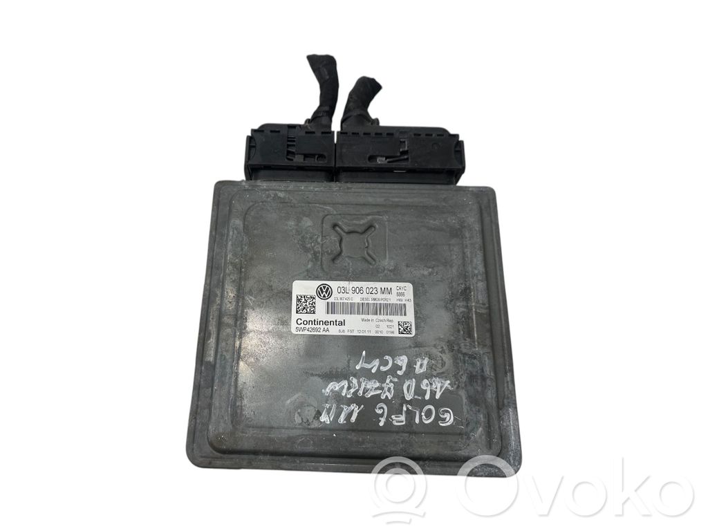 Volkswagen Golf VI Engine control unit/module 