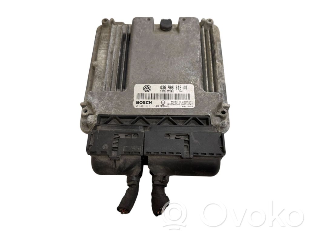 Volkswagen Golf V Engine control unit/module 