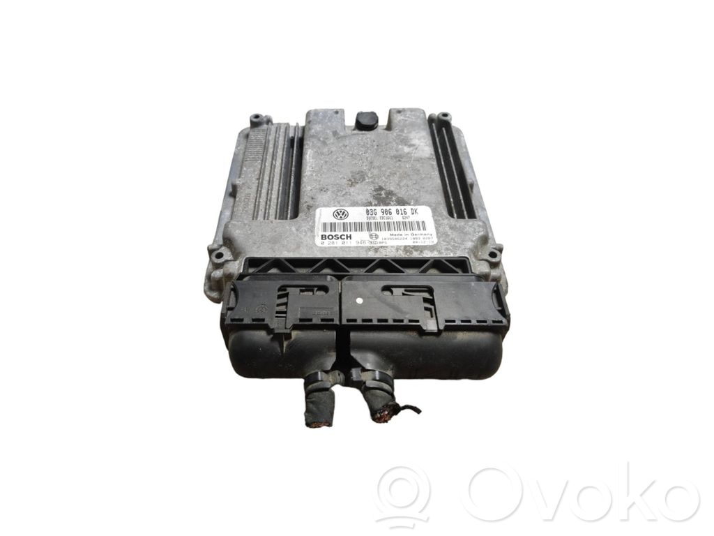 Volkswagen Touran I Engine control unit/module 