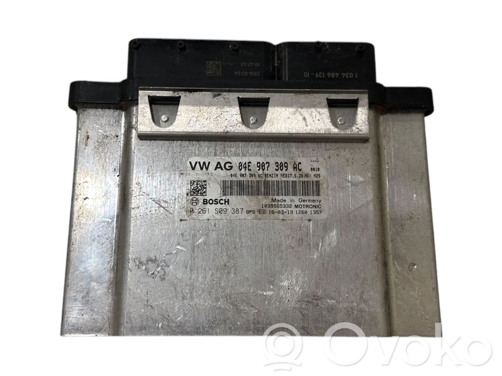 Volkswagen Golf VII Engine control unit/module 